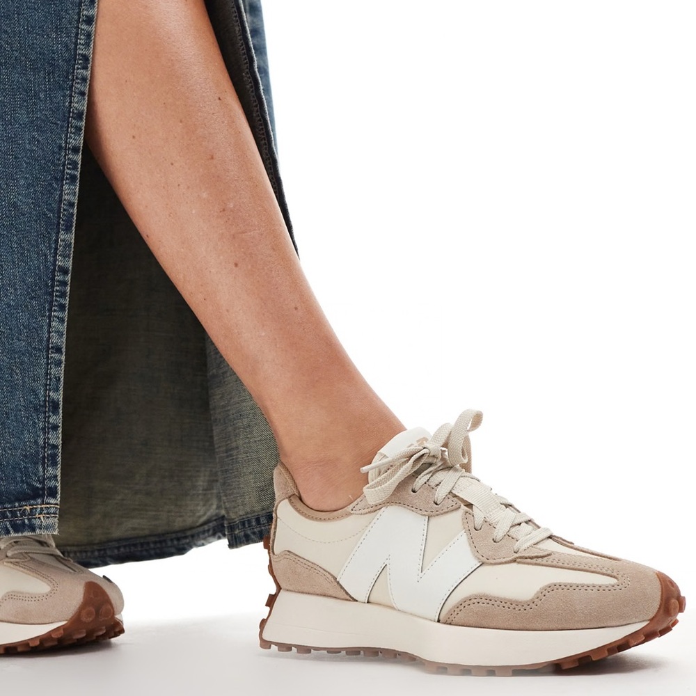 New Balance Trainers in Beige